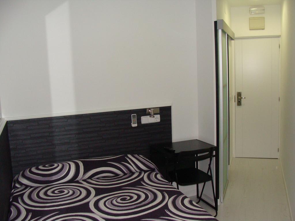 Hostal Jq Madrid 1 Zewnętrze zdjęcie