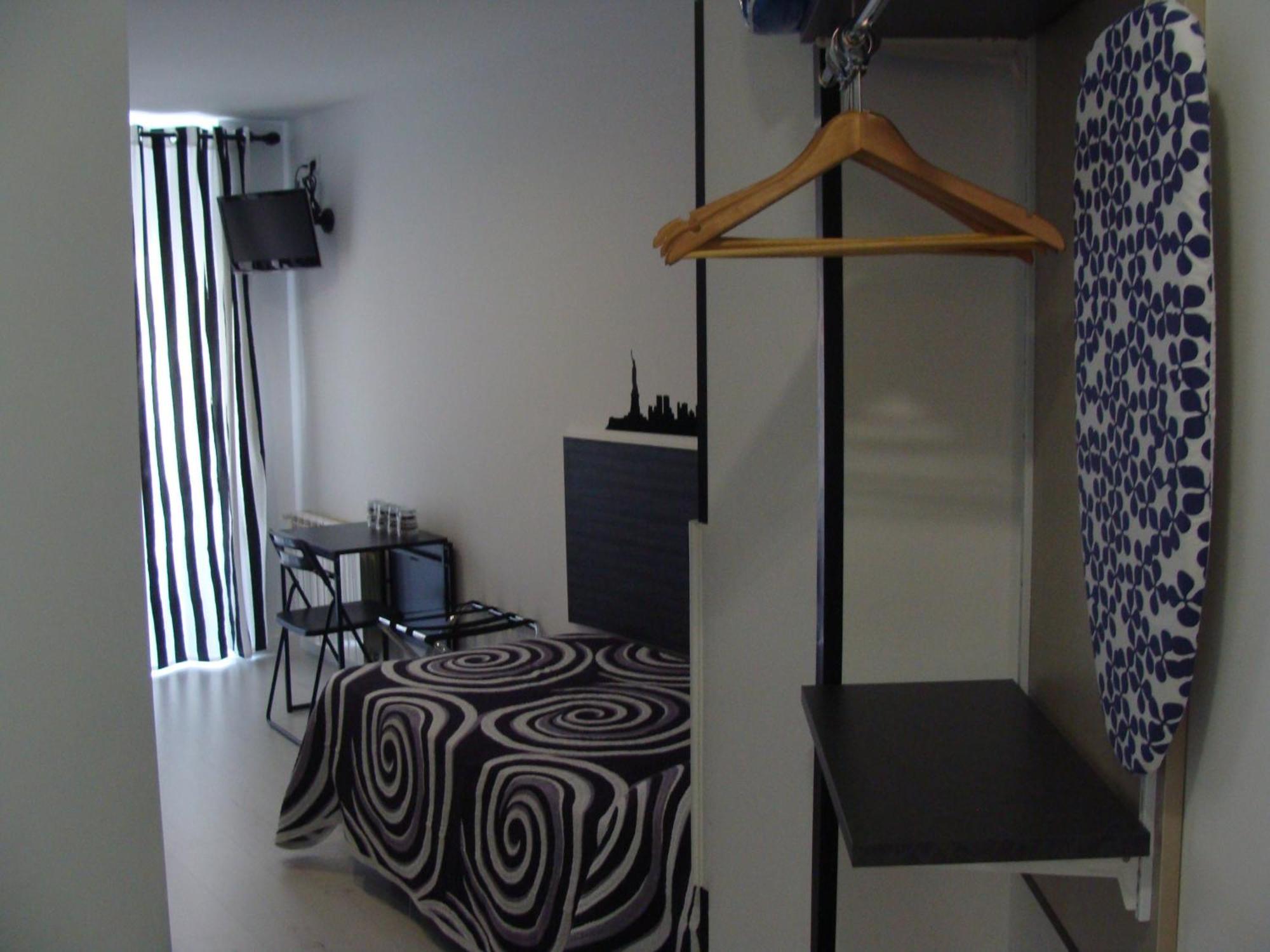 Hostal Jq Madrid 1 Zewnętrze zdjęcie