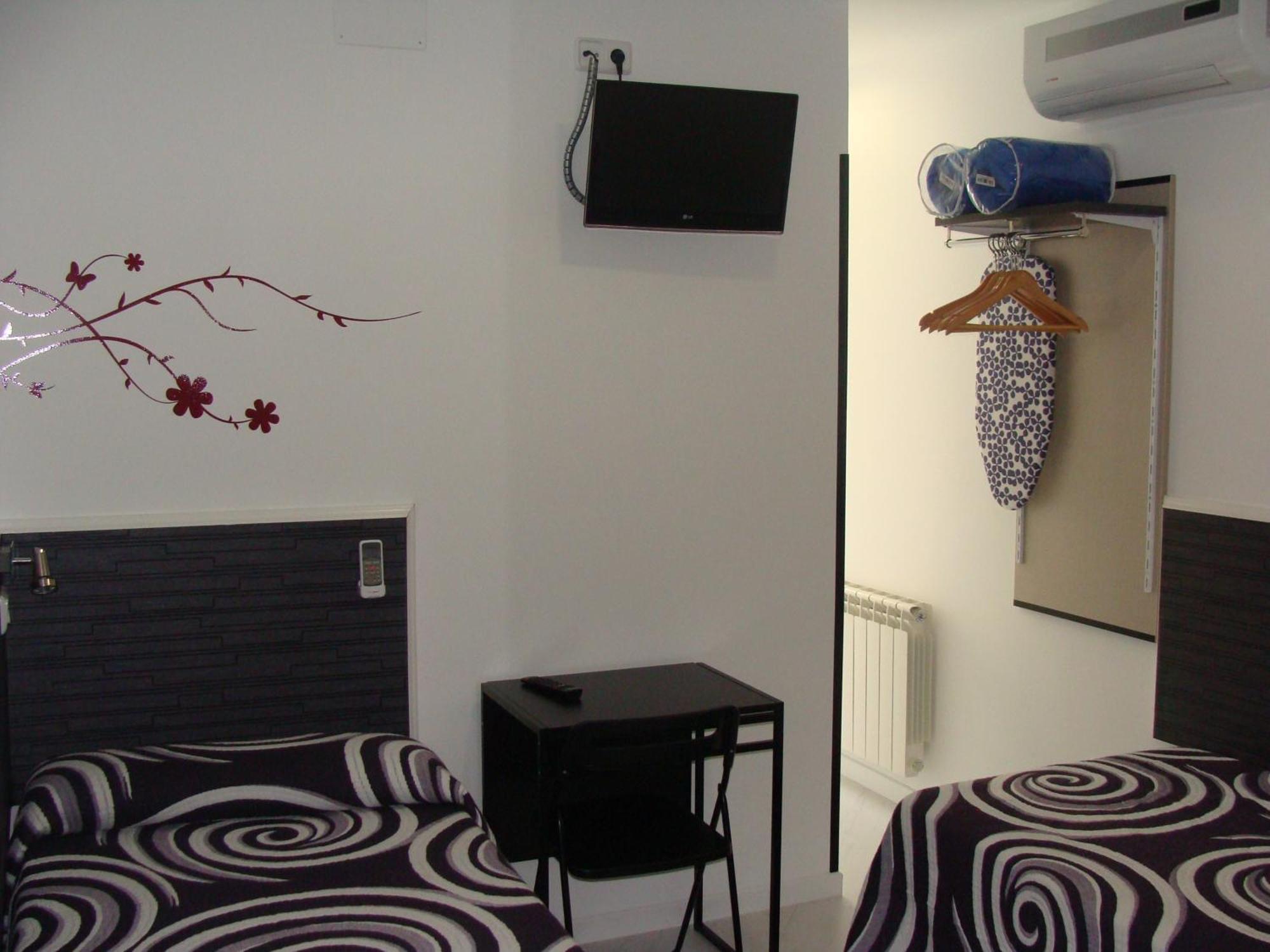 Hostal Jq Madrid 1 Zewnętrze zdjęcie