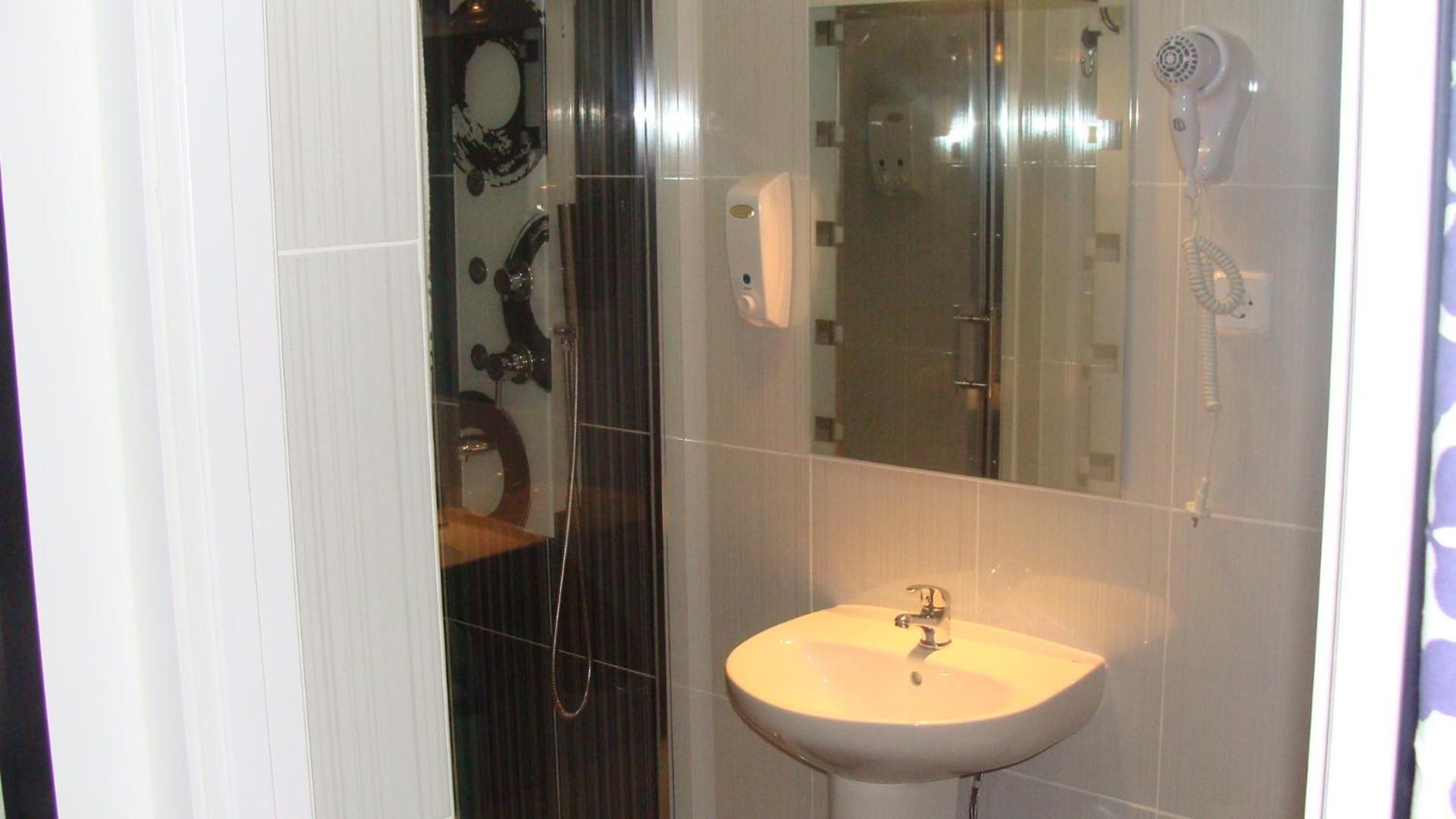 Hostal Jq Madrid 1 Zewnętrze zdjęcie