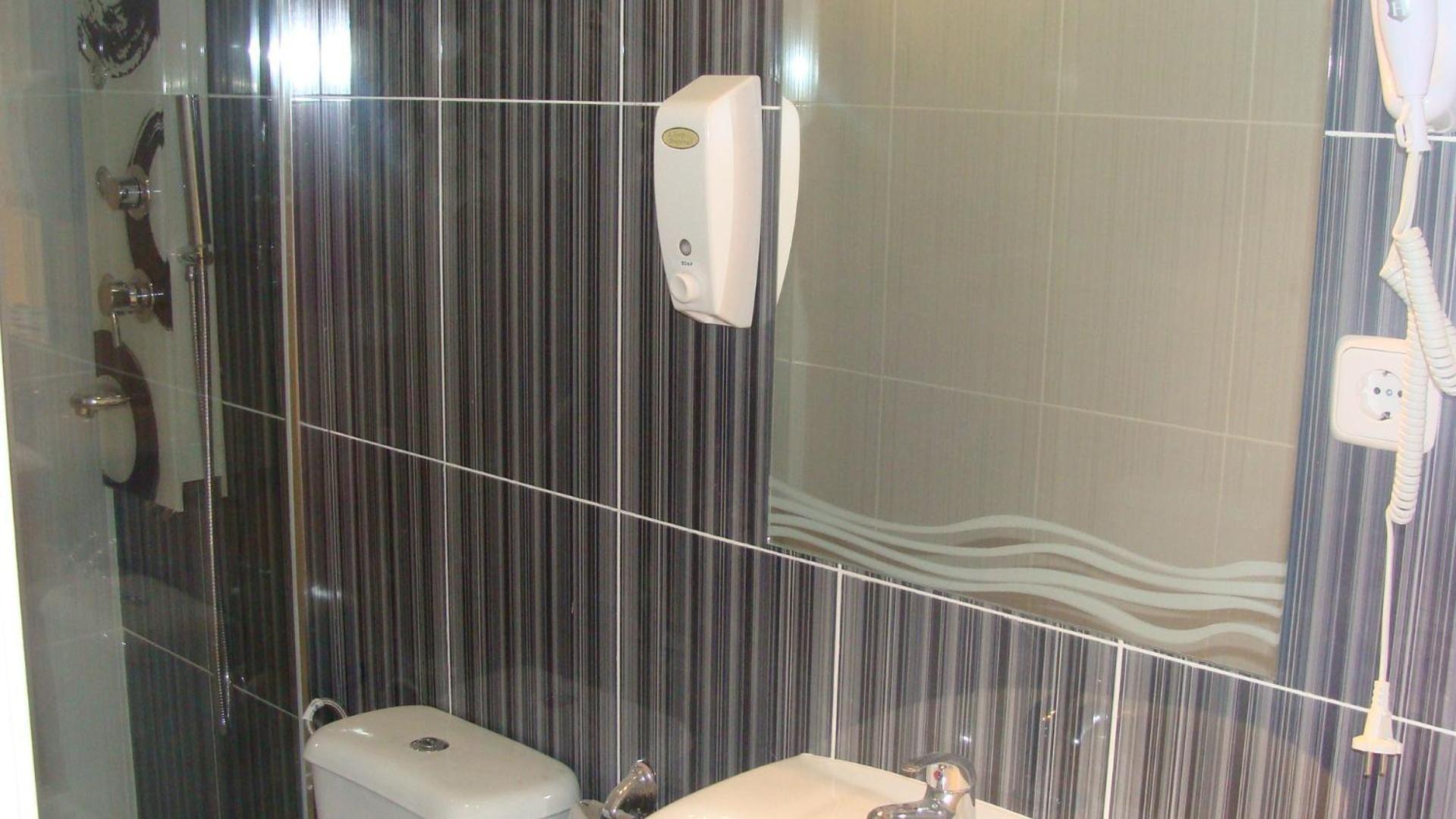 Hostal Jq Madrid 1 Zewnętrze zdjęcie
