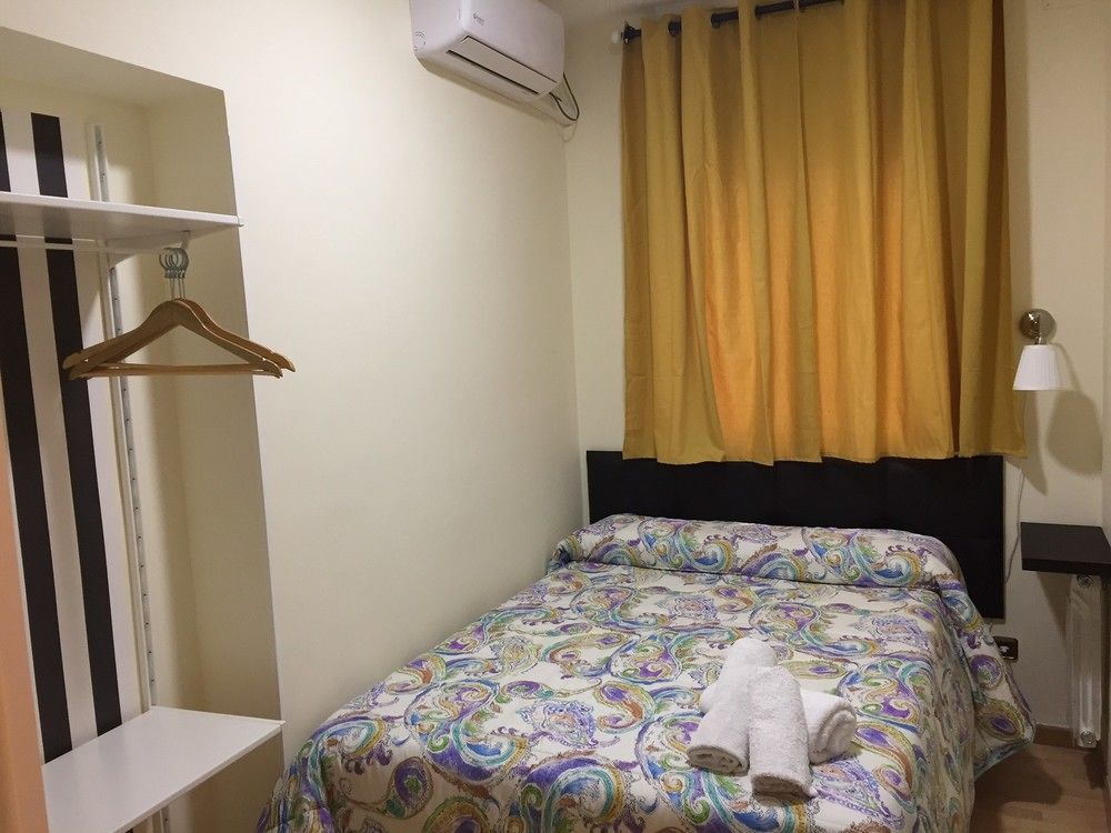 Hostal Jq Madrid 1 Zewnętrze zdjęcie