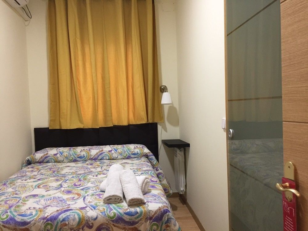 Hostal Jq Madrid 1 Zewnętrze zdjęcie