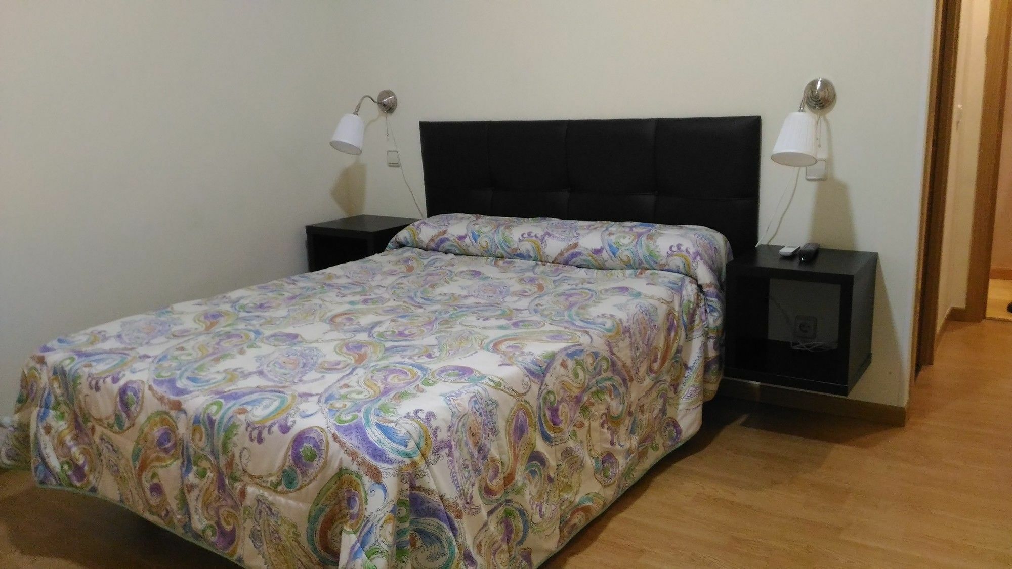 Hostal Jq Madrid 1 Zewnętrze zdjęcie