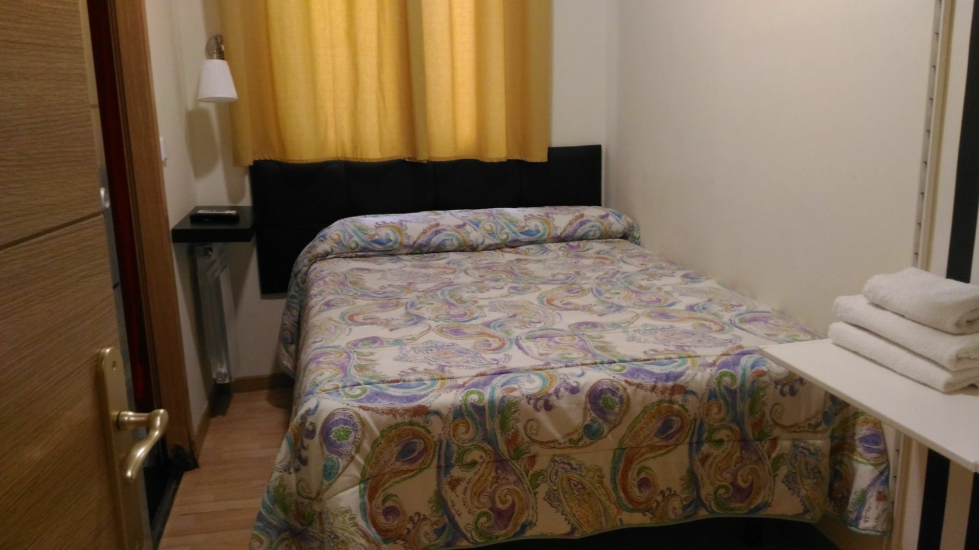 Hostal Jq Madrid 1 Zewnętrze zdjęcie